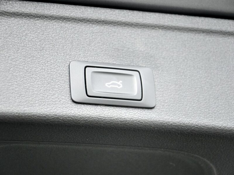 Audi A4 3,0TDi 218KM Stronic/MatrixLed/Parktronic/El.Klapa/Serwis/Model2017 B9 (2015-)