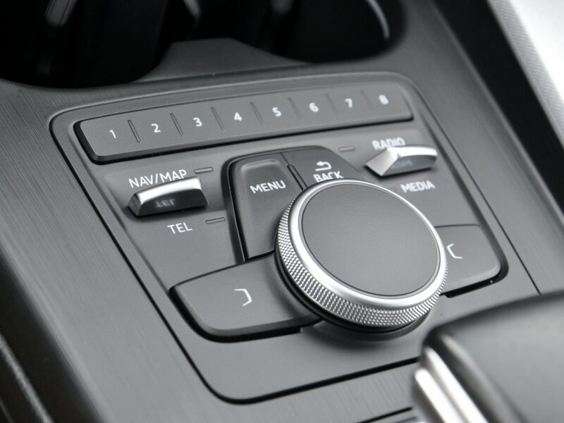 Audi A4 3,0TDi 218KM Stronic/MatrixLed/Parktronic/El.Klapa/Serwis/Model2017 B9 (2015-)