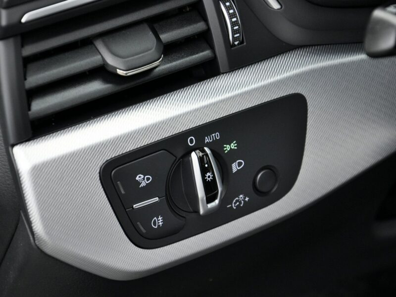Audi A4 3,0TDi 218KM Stronic/MatrixLed/Parktronic/El.Klapa/Serwis/Model2017 B9 (2015-)