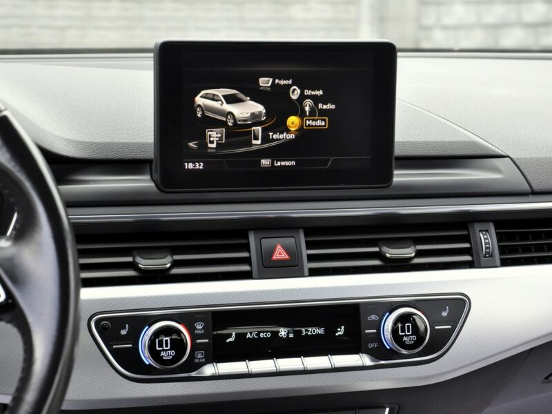 Audi A4 3,0TDi 218KM Stronic/MatrixLed/Parktronic/El.Klapa/Serwis/Model2017 B9 (2015-)