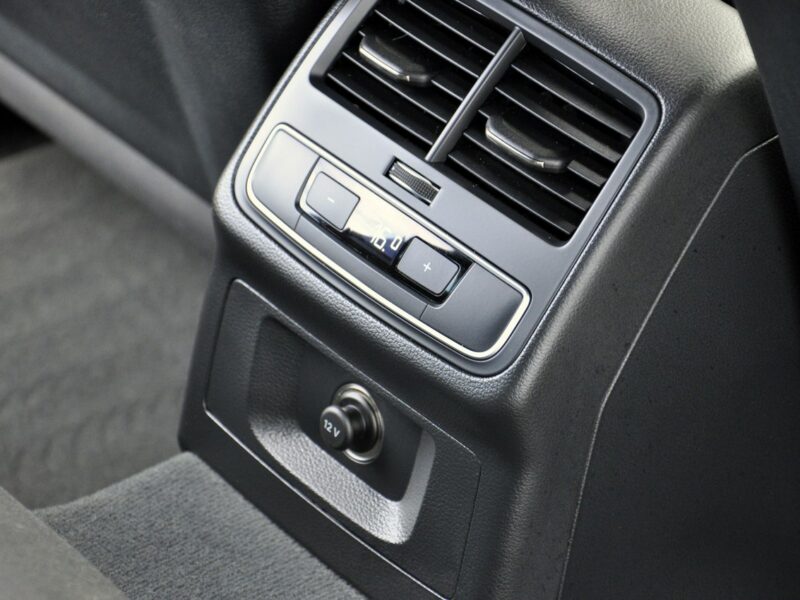 Audi A4 3,0TDi 218KM Stronic/MatrixLed/Parktronic/El.Klapa/Serwis/Model2017 B9 (2015-)