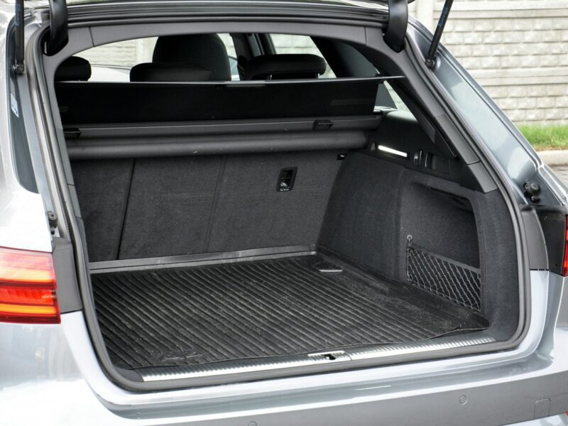 Audi A4 3,0TDi 218KM Stronic/MatrixLed/Parktronic/El.Klapa/Serwis/Model2017 B9 (2015-)