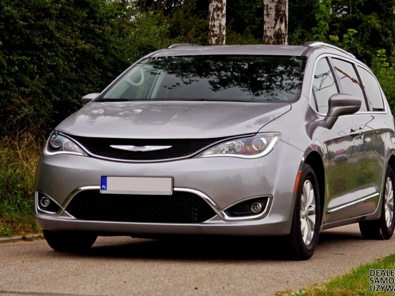 Chrysler Pacifica Limited - Doskonały Minivan dla Wymagających Rodzin