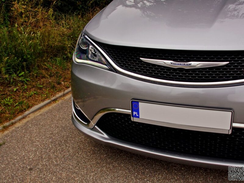 Chrysler Pacifica Limited - Doskonały Minivan dla Wymagających Rodzin