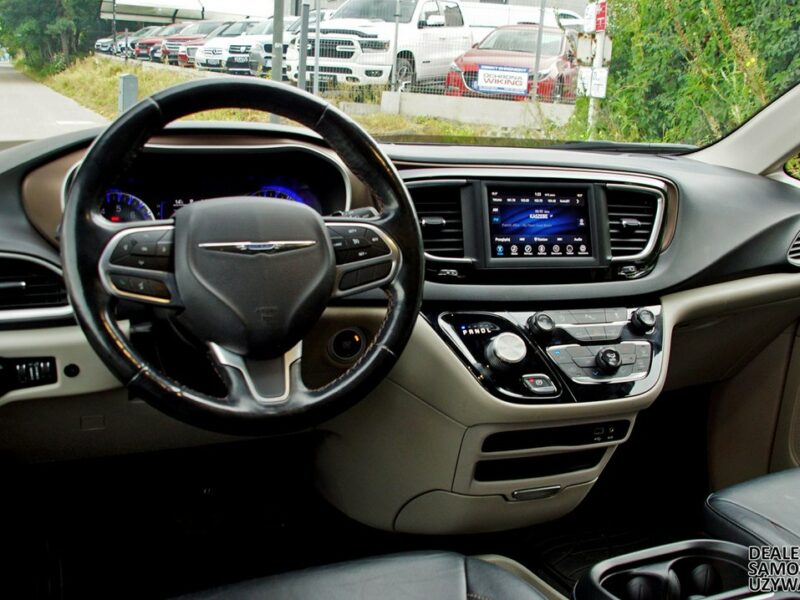 Chrysler Pacifica Limited - Doskonały Minivan dla Wymagających Rodzin
