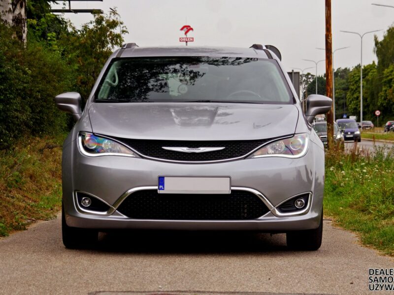 Chrysler Pacifica Limited - Doskonały Minivan dla Wymagających Rodzin