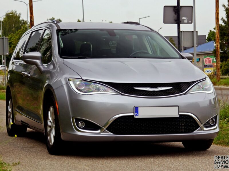Chrysler Pacifica Limited - Doskonały Minivan dla Wymagających Rodzin