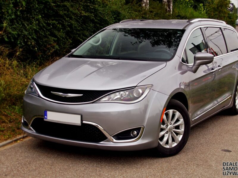 Chrysler Pacifica Limited - Doskonały Minivan dla Wymagających Rodzin