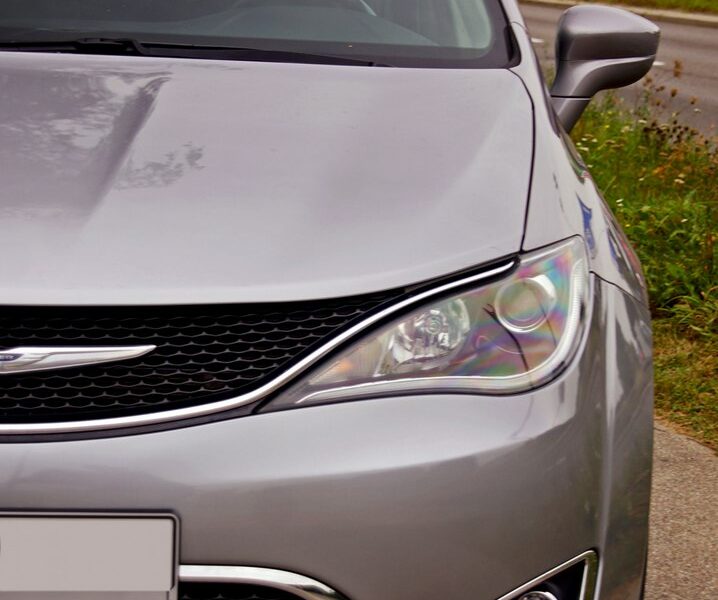 Chrysler Pacifica Limited - Doskonały Minivan dla Wymagających Rodzin