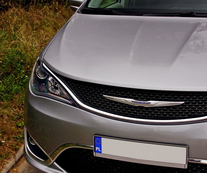 Chrysler Pacifica Limited - Doskonały Minivan dla Wymagających Rodzin