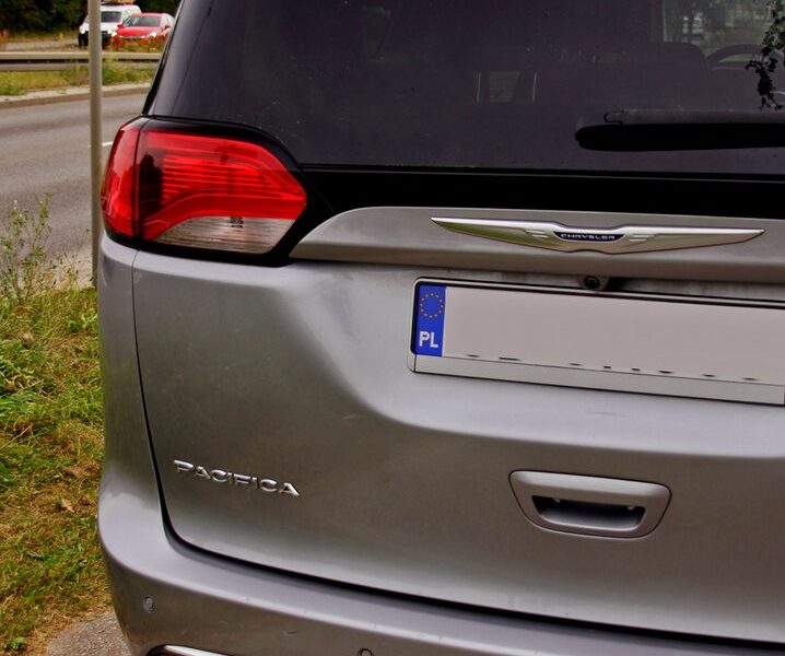 Chrysler Pacifica Limited - Doskonały Minivan dla Wymagających Rodzin