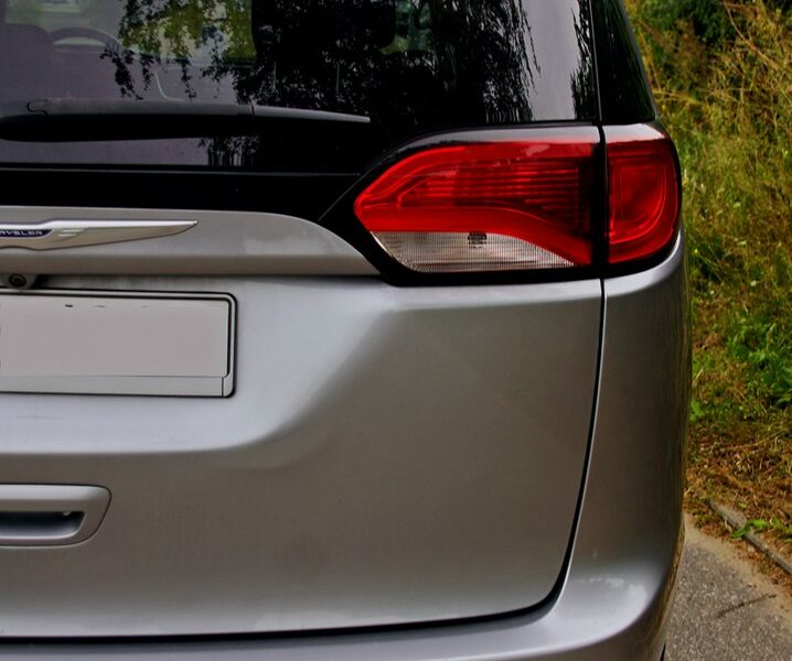 Chrysler Pacifica Limited - Doskonały Minivan dla Wymagających Rodzin