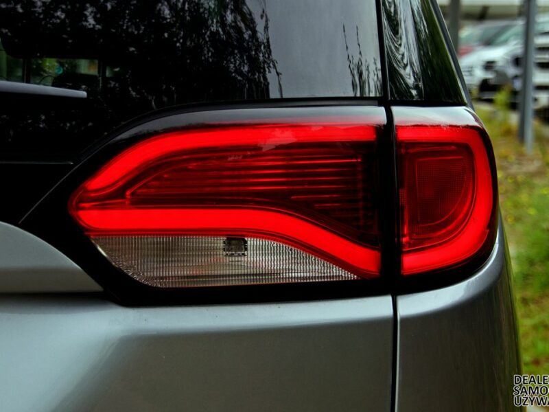 Chrysler Pacifica Limited - Doskonały Minivan dla Wymagających Rodzin