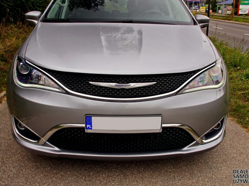 Chrysler Pacifica Limited - Doskonały Minivan dla Wymagających Rodzin