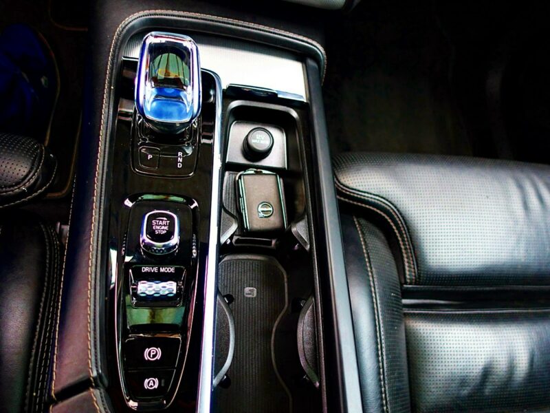 Volvo XC 90 7osób INSCRIPTION PNEUMATYKA Panorama 3Lata GWAR 1wł Kraj Bezwypa F23% II (2014-)
