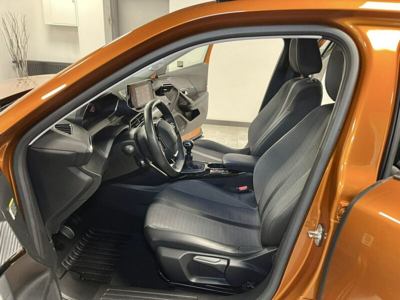 Peugeot 2008 1.2 TURBO 130KM*ALLURE*Navi GPS*Alu 17*PDC*Kamera SurroundView*FullLED II (2019-)