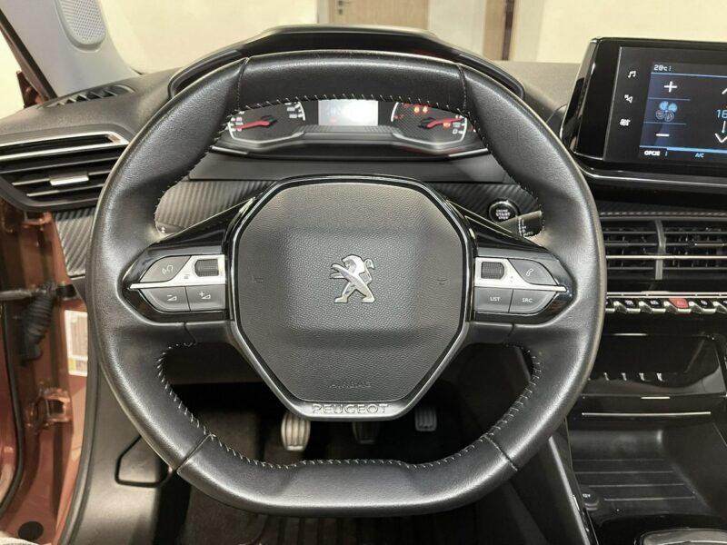 Peugeot 2008 1.2 TURBO 130KM*ALLURE*Navi GPS*Alu 17*PDC*Kamera SurroundView*FullLED II (2019-)