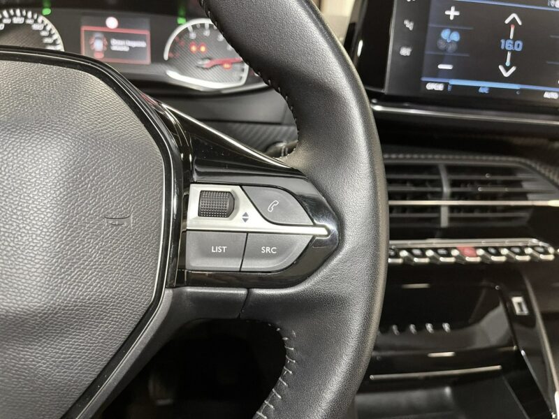 Peugeot 2008 1.2 TURBO 130KM*ALLURE*Navi GPS*Alu 17*PDC*Kamera SurroundView*FullLED II (2019-)