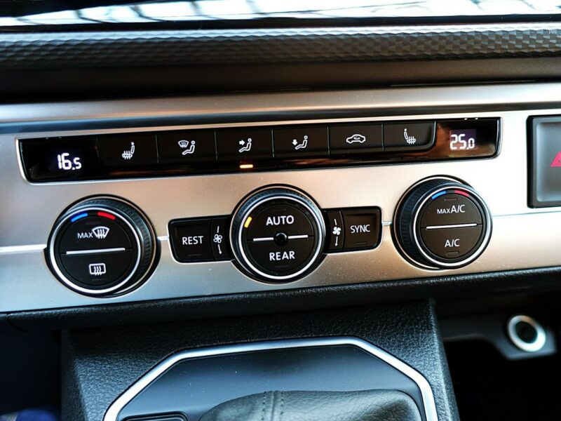Volkswagen Multivan 7-OSÓB 4x4 AUTOMAT 3Lata GWARANCJA 1wł Kraj Bezwyp FullLed+Skóra FV23%