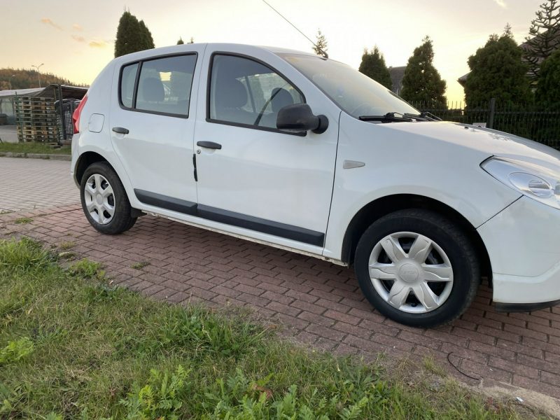 Dacia Sandero Niezawodna benzyna, niski przebieg, klimatyzacja, centr. zamek, isofix I (2008-2012)