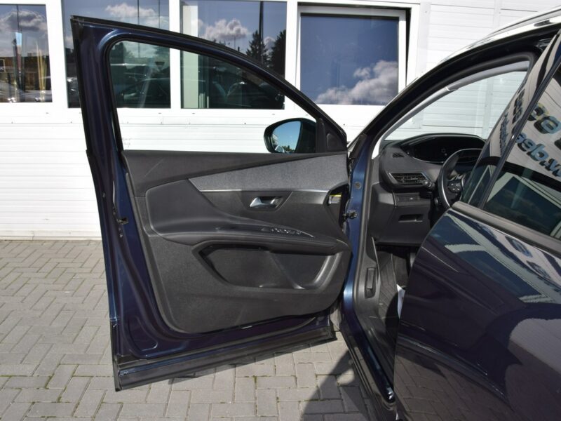 Peugeot 5008 1.2i 7-osób 100% bezwypadkowy Panorama Navi Kamera Euro-6b 157tys.km II (2017-)