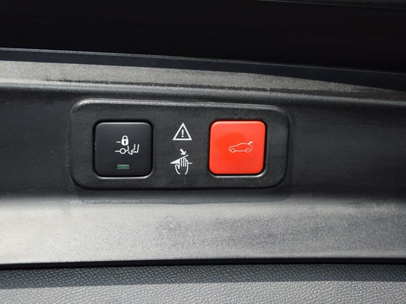 Peugeot 5008 1.2i 7-osób 100% bezwypadkowy Panorama Navi Kamera Euro-6b 157tys.km II (2017-)