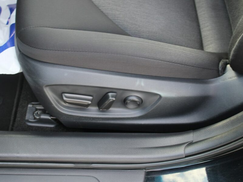 Toyota Camry 2.5 Hybrid e-CTV Comfort F-vat Kamera Gwarancja IX (2018-)