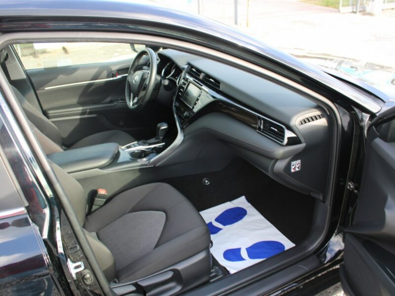 Toyota Camry 2.5 Hybrid e-CTV Comfort F-vat Kamera Gwarancja IX (2018-)