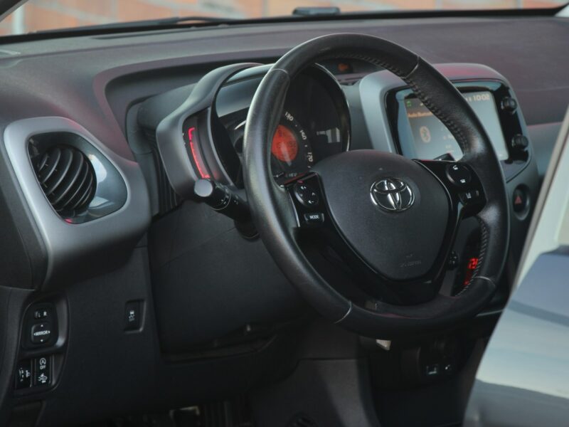 Toyota Aygo 11.2019*Radar*AsysToru*Klimatr*Kamera*PółSkóra*Esp*Led*BT*Gwar VGS!!! II (2014-)