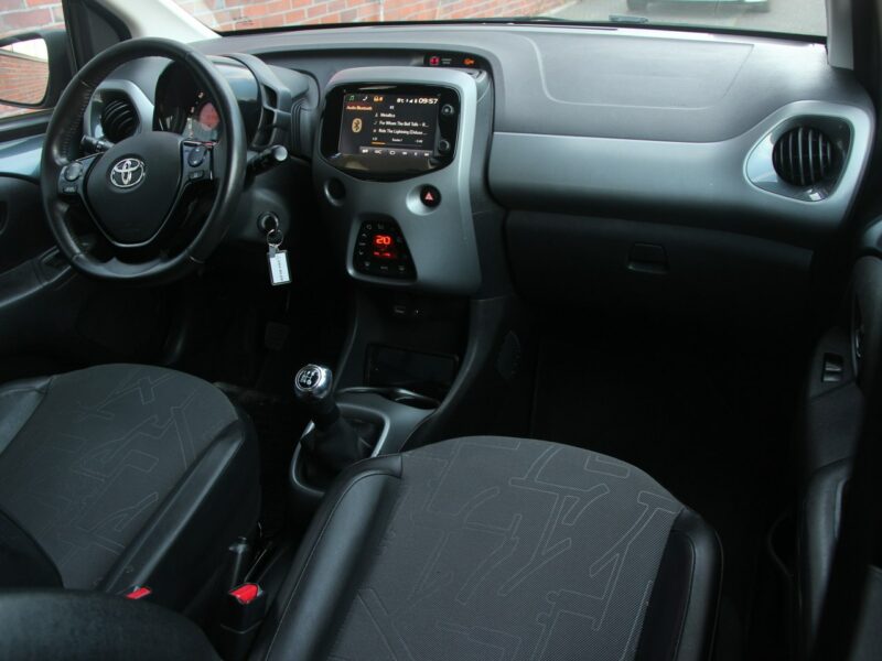 Toyota Aygo 11.2019*Radar*AsysToru*Klimatr*Kamera*PółSkóra*Esp*Led*BT*Gwar VGS!!! II (2014-)