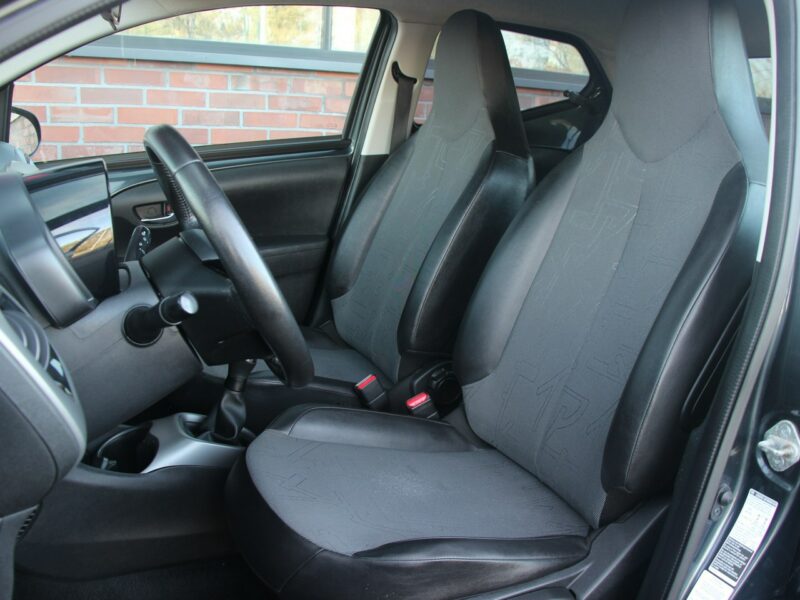 Toyota Aygo 11.2019*Radar*AsysToru*Klimatr*Kamera*PółSkóra*Esp*Led*BT*Gwar VGS!!! II (2014-)