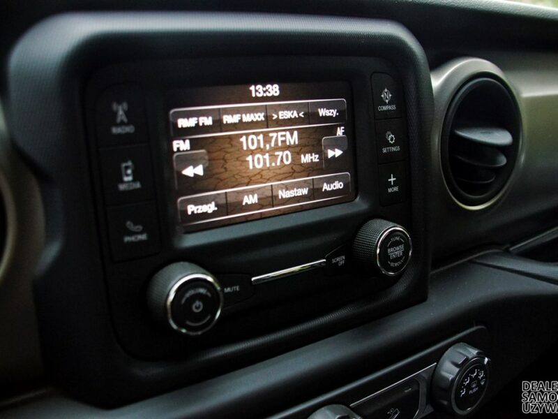 Jeep Wrangler Unlimited Sport 2020 – Siła, Styl i Gotowość na Każdą Przygodę! IV (2017-)