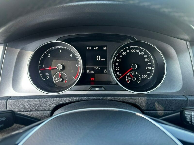 Volkswagen Golf VII 1,6 TDI 110KM 153TKM Klimatronik Navi Alu PDC 2015 Bez wkładu fina VII (2012-)