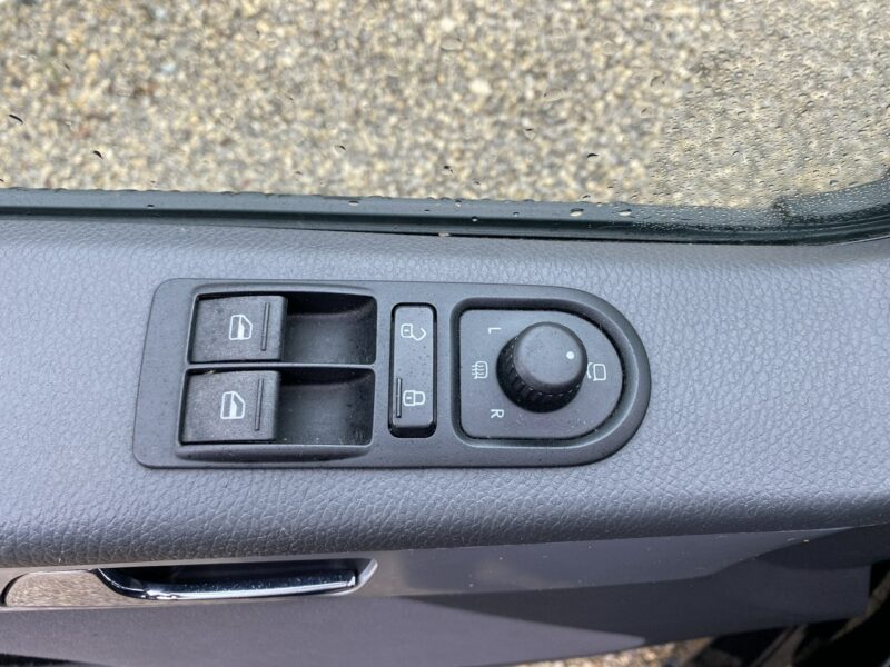 Volkswagen Multivan 2.0 tdi 180KM automat webasto mały przebieg bezwypadkowy
