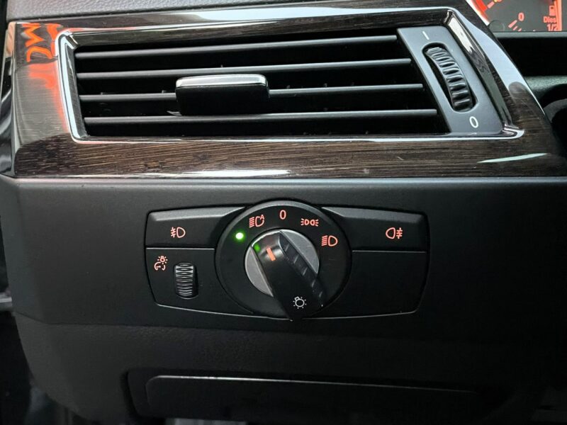 BMW 520 LIFT, Komforty, 4x Podgrzewane Fotele,Klima,Navi,Temp,Logic 7,Panorama E60 (2003-2010)