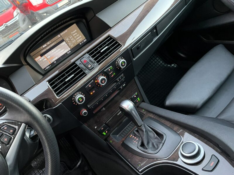 BMW 520 LIFT, Komforty, 4x Podgrzewane Fotele,Klima,Navi,Temp,Logic 7,Panorama E60 (2003-2010)