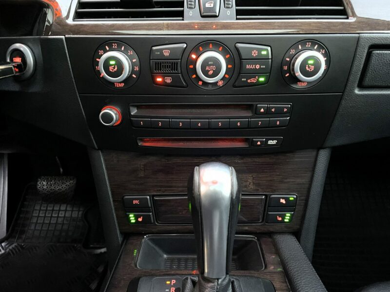 BMW 520 LIFT, Komforty, 4x Podgrzewane Fotele,Klima,Navi,Temp,Logic 7,Panorama E60 (2003-2010)