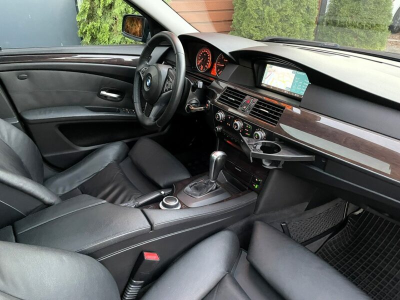 BMW 520 LIFT, Komforty, 4x Podgrzewane Fotele,Klima,Navi,Temp,Logic 7,Panorama E60 (2003-2010)