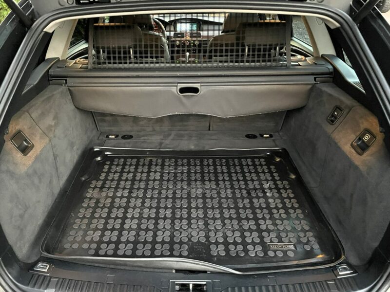 BMW 520 LIFT, Komforty, 4x Podgrzewane Fotele,Klima,Navi,Temp,Logic 7,Panorama E60 (2003-2010)