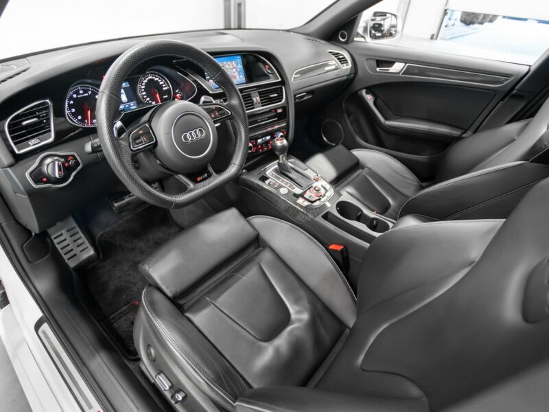 Audi RS4 Biały kruk. Jak nowa. Panorama, B&O. Bezwypadkowa. B8 (2012-2015)