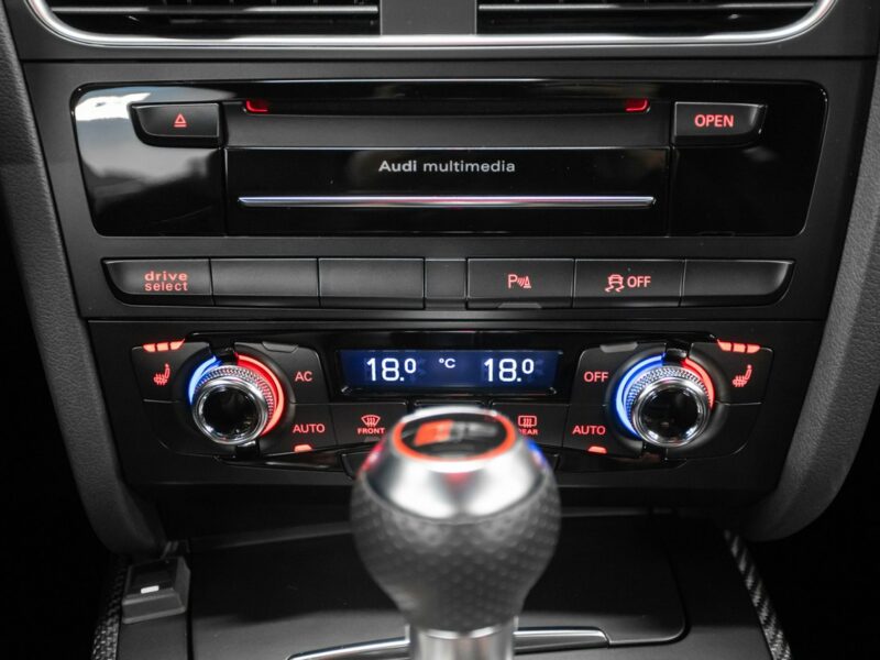 Audi RS4 Biały kruk. Jak nowa. Panorama, B&O. Bezwypadkowa. B8 (2012-2015)
