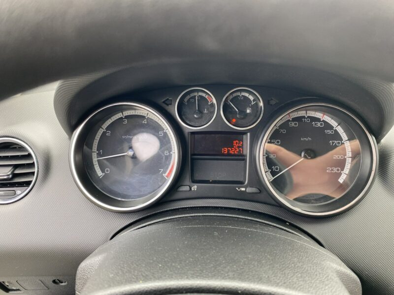 Peugeot 308 Benzyna, klimatyzacja, 8 airbag, tempomat, hak, drugie koła alufelgi T7 (2008-2013)