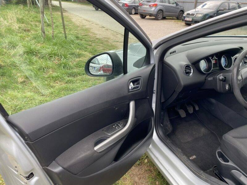 Peugeot 308 Benzyna, klimatyzacja, 8 airbag, tempomat, hak, drugie koła alufelgi T7 (2008-2013)