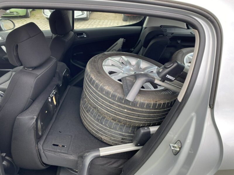 Peugeot 308 Benzyna, klimatyzacja, 8 airbag, tempomat, hak, drugie koła alufelgi T7 (2008-2013)
