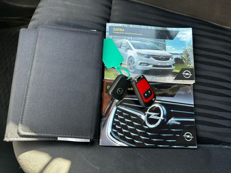 Opel Zafira 1.6T 150KM LPG 2017r 105 tys przebieg 7 osobowa C (2011-)