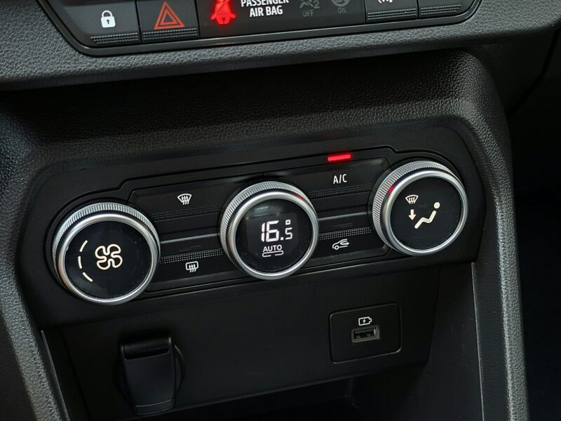 Dacia Jogger serwis ASO, nawigacja, Full Led