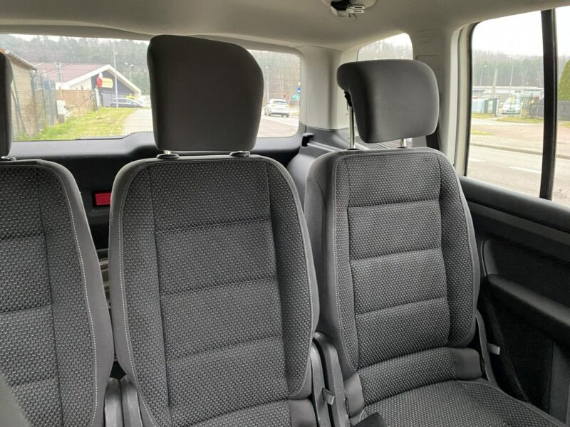 Volkswagen Touran 5 miejsc, podg. fotele, klimatronik, nawigacja dotykowa, z Niemiec II (2010-2015)