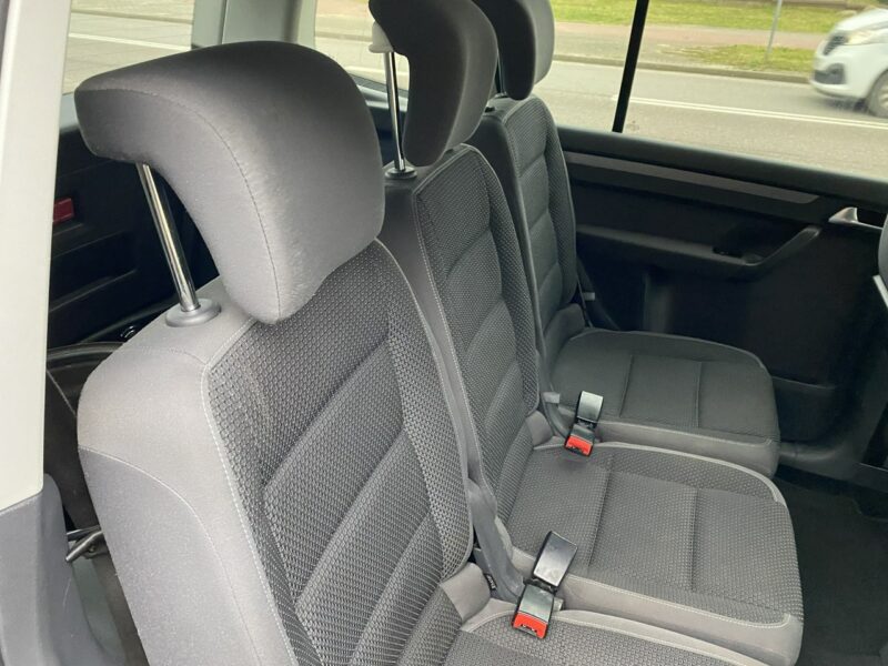 Volkswagen Touran 5 miejsc, podg. fotele, klimatronik, nawigacja dotykowa, z Niemiec II (2010-2015)