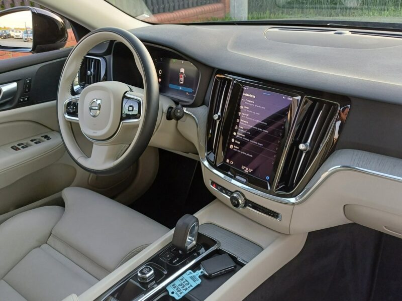 Volvo V60 Mild Hybrid Przebieg: 12.500 km II (2018-)