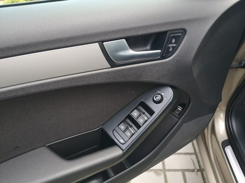 Audi A4 2.0TDI 136KM Klimatronik Tempomat Ledy Bi xenon Serwis Gwarancja B8 (2007-2015)